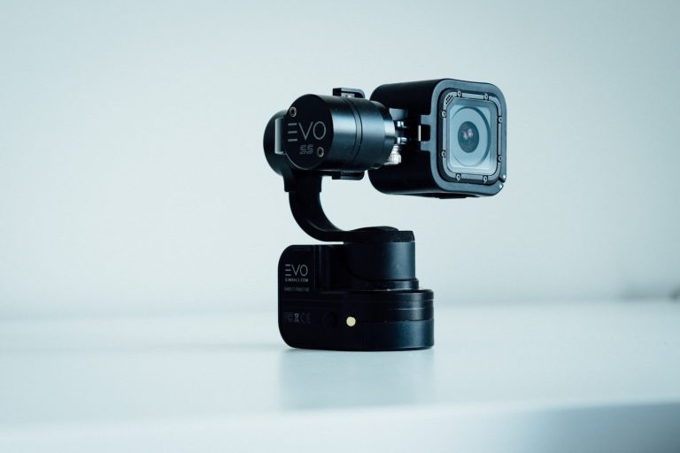 dose-media-KFWCjfKIQag-unsplash-min